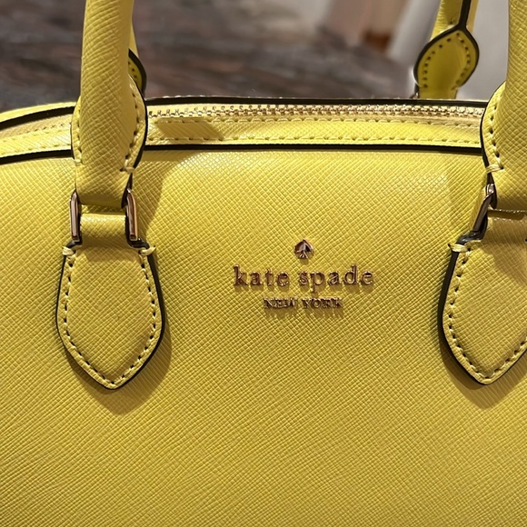 NWOT, Kate Spade, Madison Small Dolly Duffle in Saffiano Leather. - Picture 3 of 10